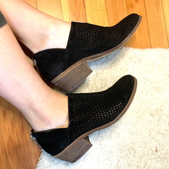 Vince Camuto perforated leather booties 8.5 - Picture 1 of 4